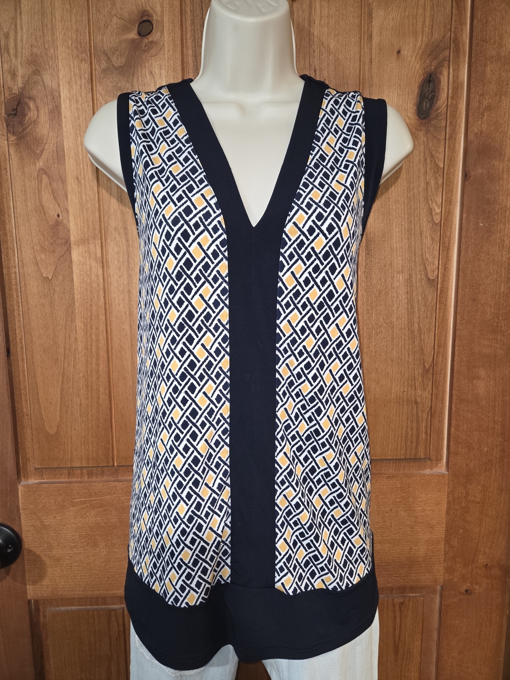 Jones New York Navy, White & Mustard Sleeveless V-Neck‎ Tank